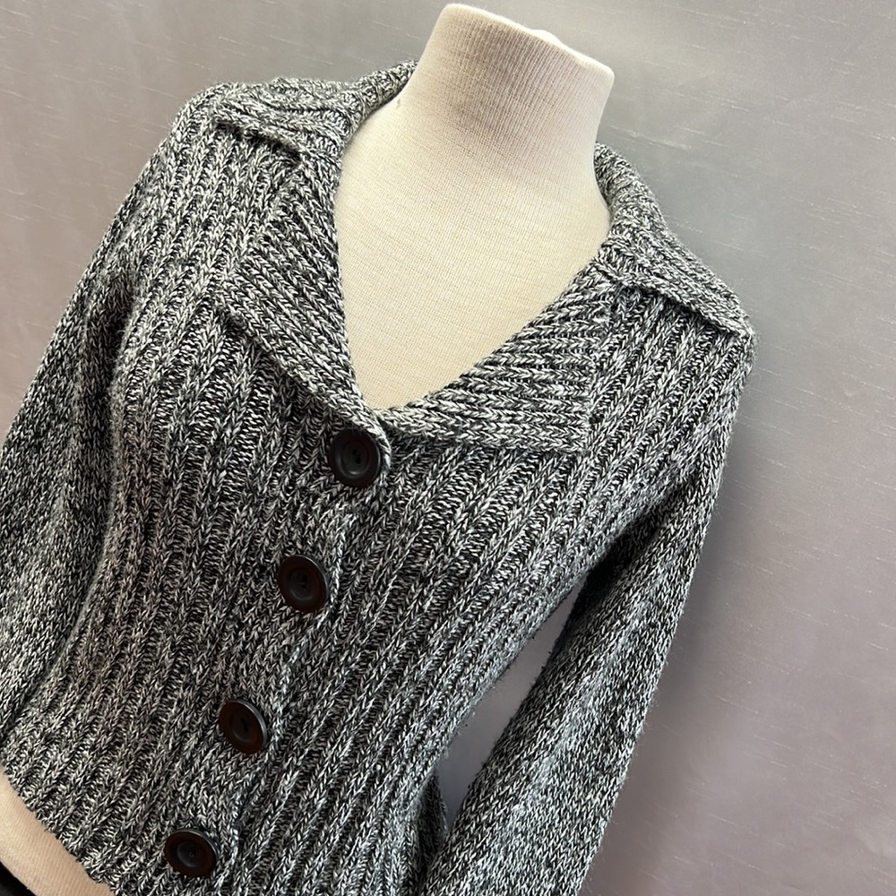 Heirloom Collectibles Black and White Variegated Long Sleeve Cardigan Size Small
